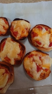 ディナーロールでピザパン レシピ 作り方 By 育ち盛り３人ママ 楽天レシピ