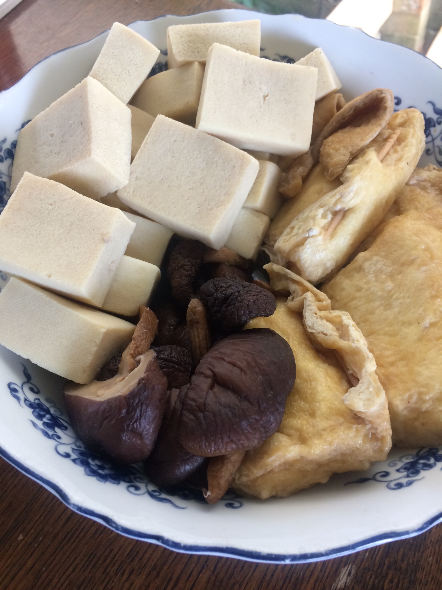 干し椎茸と高野豆腐の煮物