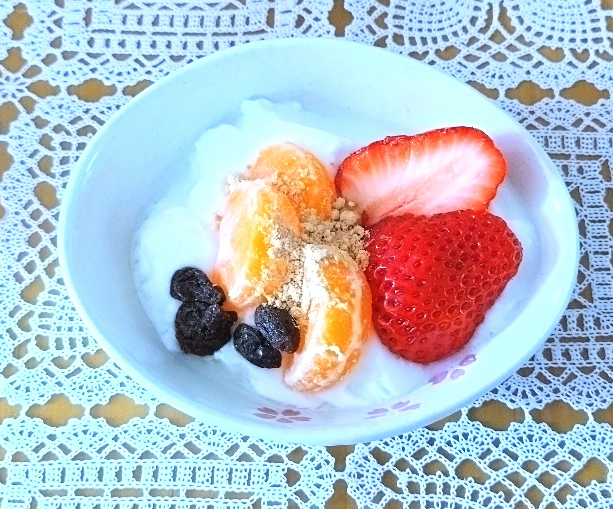 みかんと苺とレーズンのきな粉ヨーグルト◇