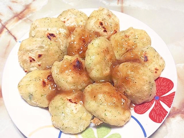 青のりとチーズIN!いも餅のバター醤油ソースがけ♪