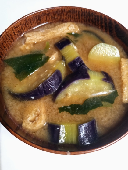 黒くならないヒント☆茄子と豆腐の美味しいお味噌汁♪