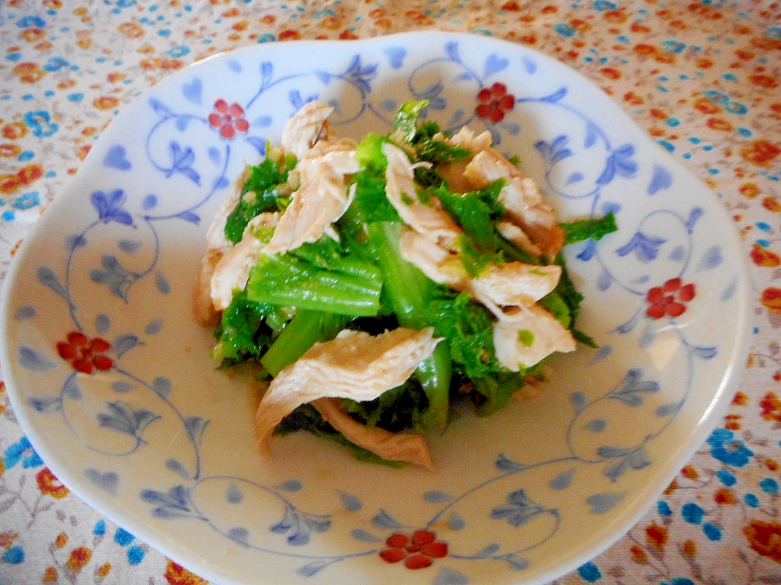 ワサビ菜と蒸し鶏の生姜ポン酢和え
