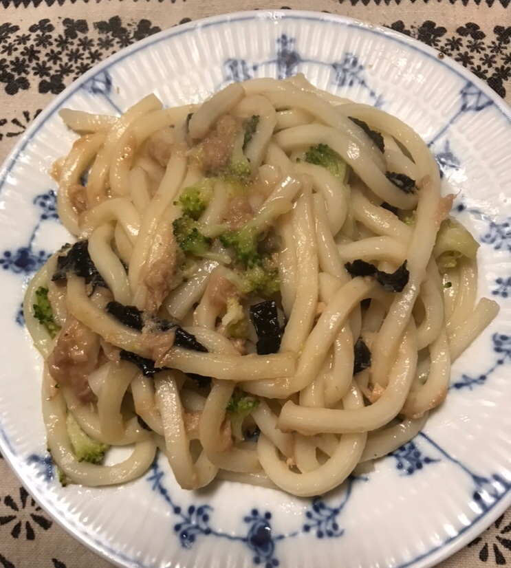 ブロッコリーとツナの焼うどん