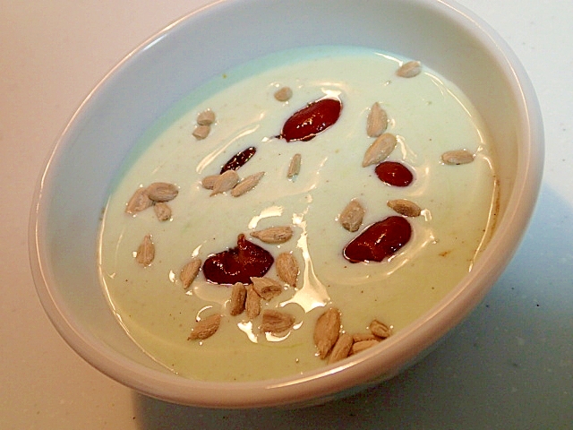 金時豆とひまわり種の美的はったい青汁ヨーグルト