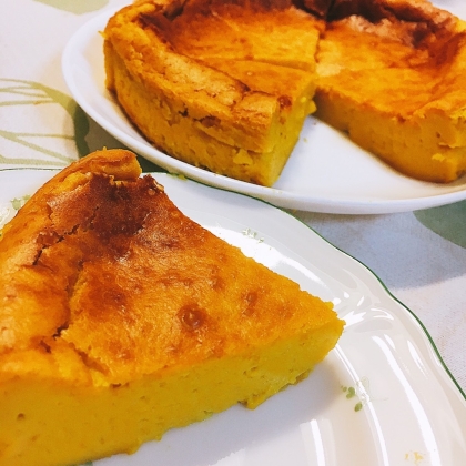 かぼちゃとしっとりしたチーズケーキが合体して美味しかったです。リピします！