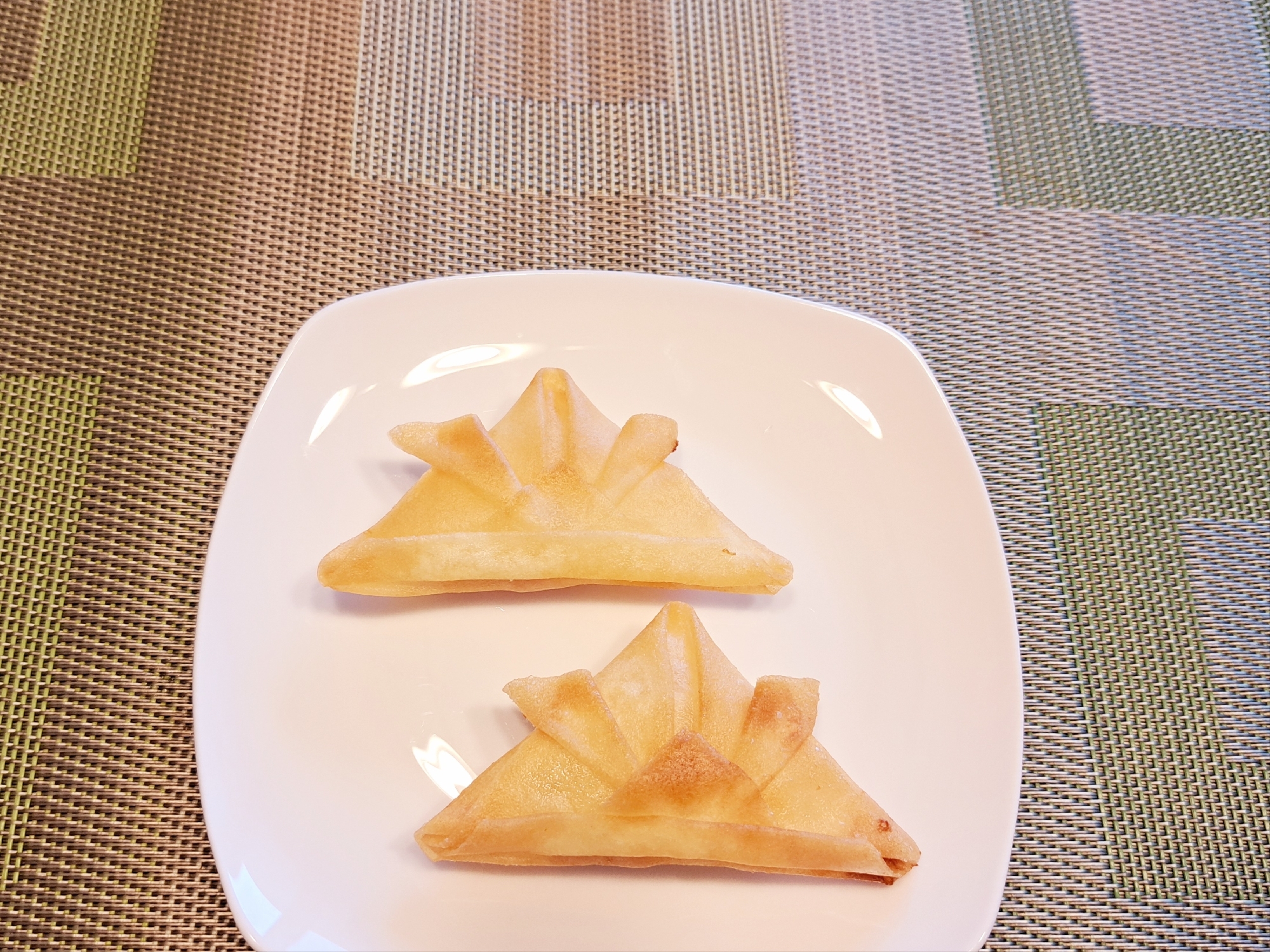 こどもの日に!春巻きで作る ハムチーズかぶと