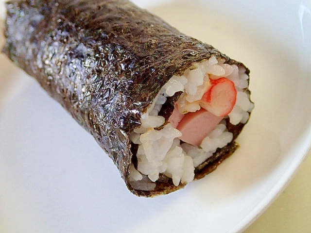 明太子マヨで　かにかまと魚二ソの巻き寿司♬