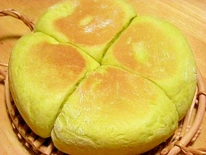 米粉ブレンドの炊飯器パン☆抹茶ラテの幸せのアンパン