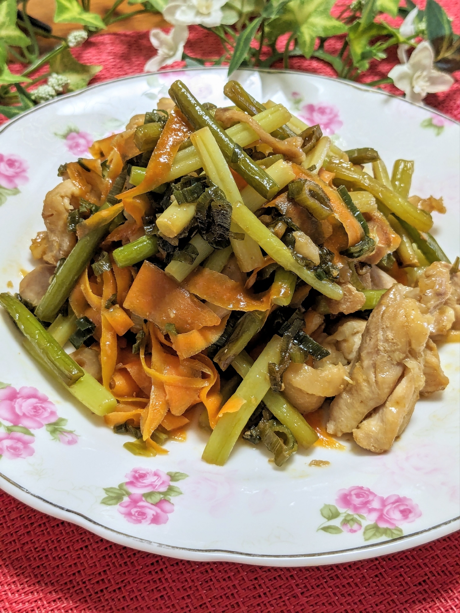 〜ニンニクの芽と鶏もも肉の炒め物〜