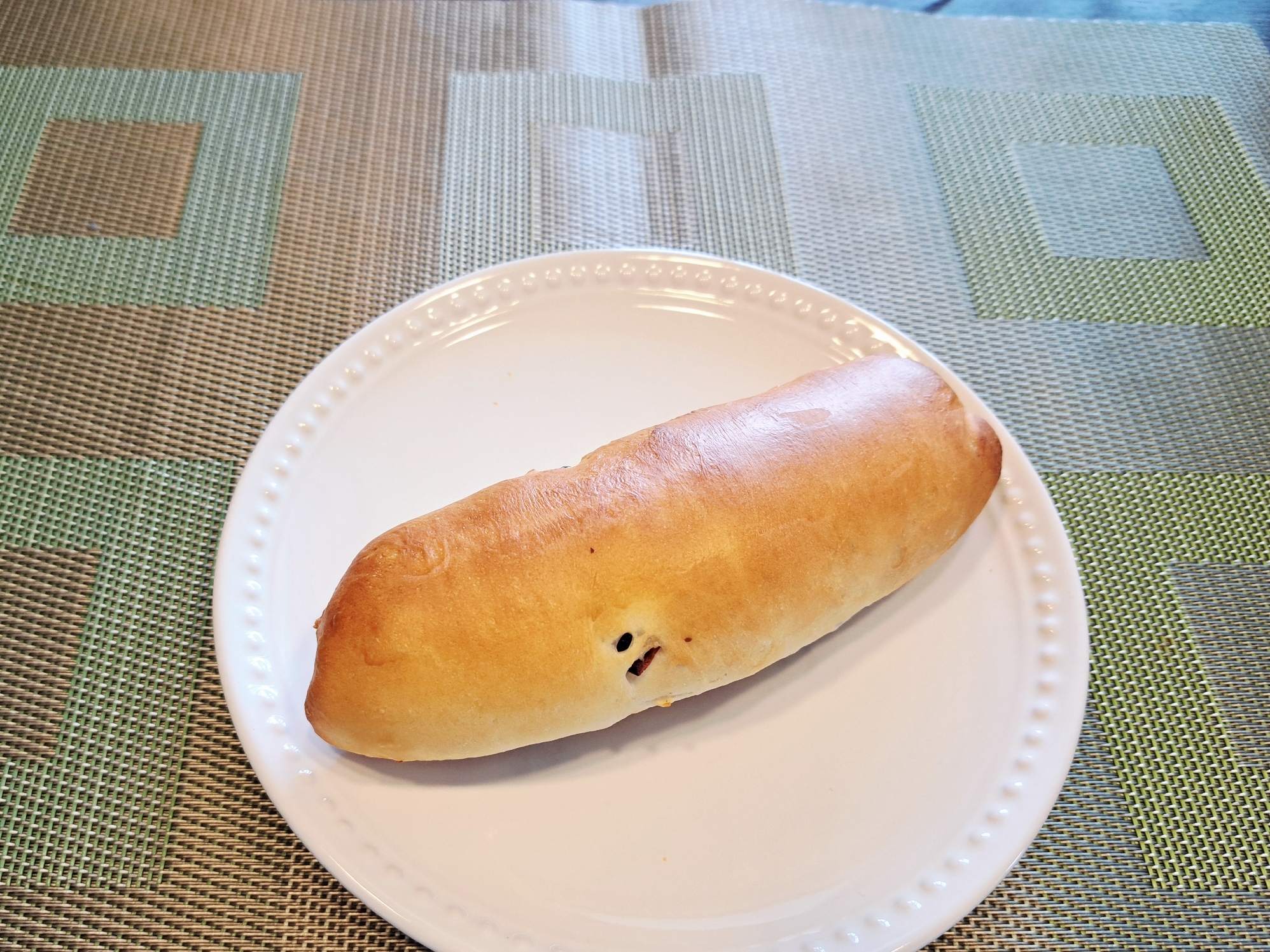 ほんのり甘酸っぱい！クランベリー入りコッペパン