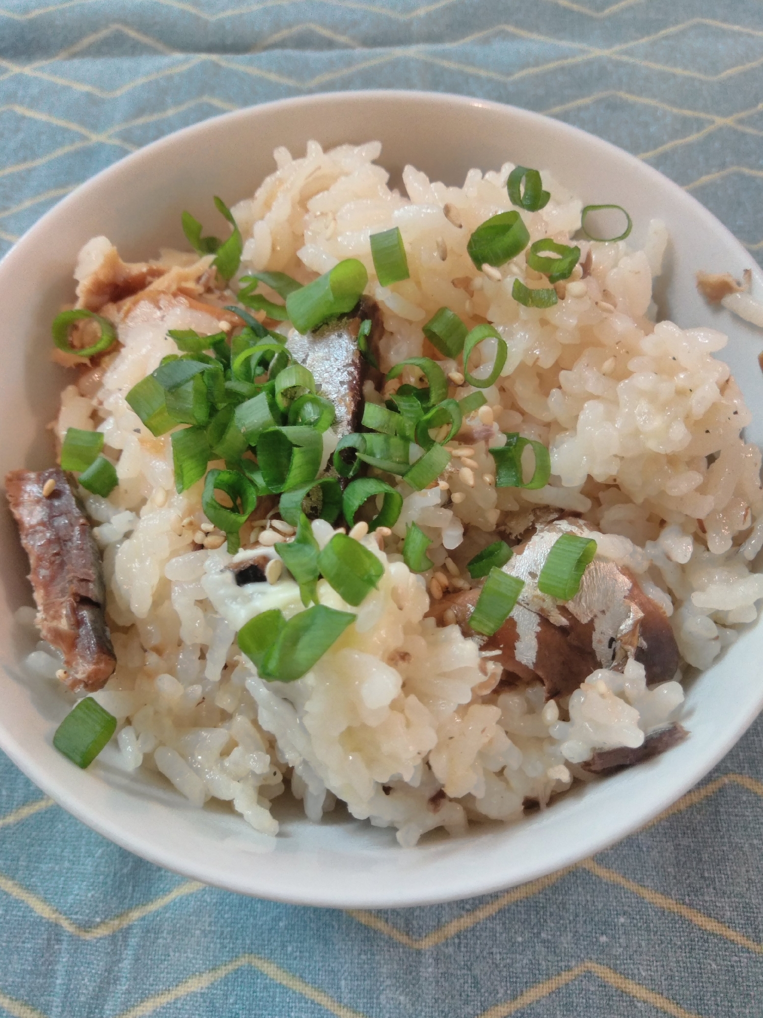 簡単美味しい！サバ缶&ベビーチーズの炊き込みご飯