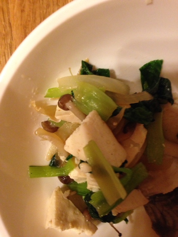 小松菜とたまねぎとしめじと豆腐の炒め煮