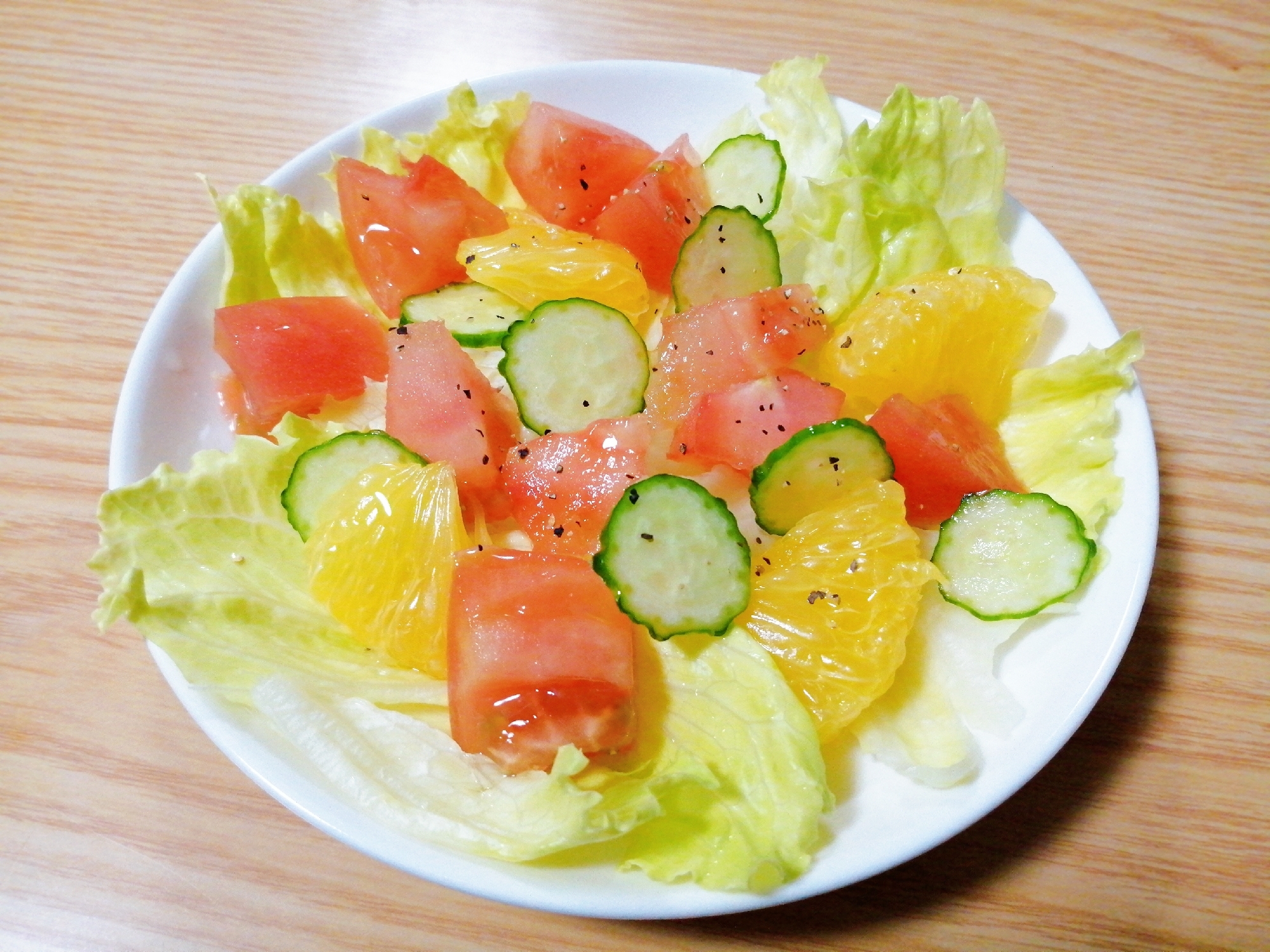甘夏入り☆レタスとトマトときゅうりのサラダ