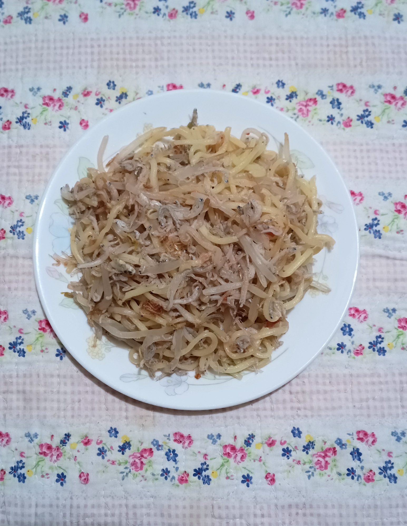 ちりめんじゃこ入りえび塩味の焼きそば★