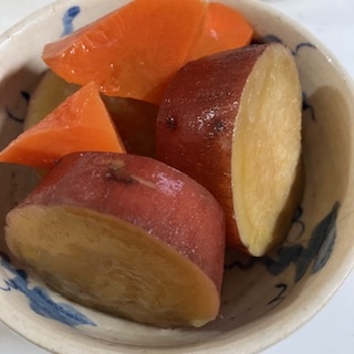 さつまいもと人参の煮物