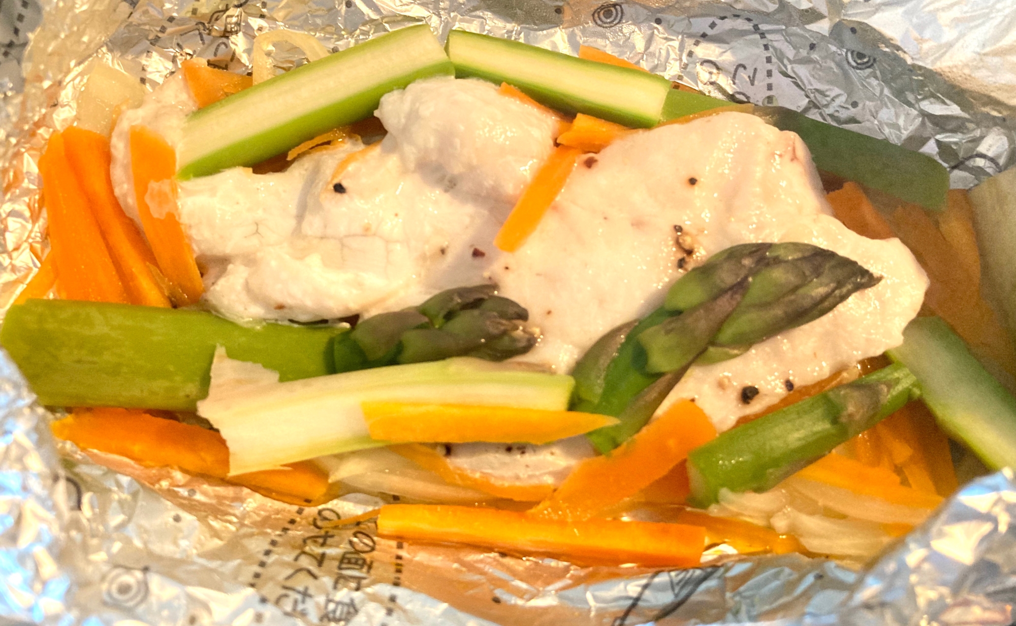 フライパンで白身魚と野菜の簡単ホイル焼き