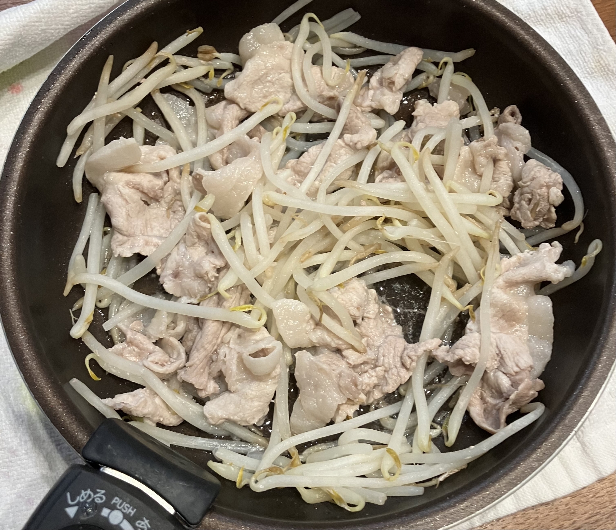 もやしと豚肉のニンニク炒め