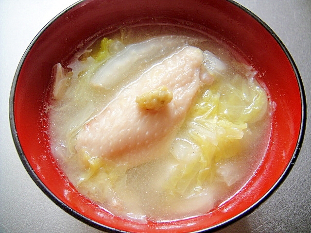 鶏手羽と白菜の味噌汁