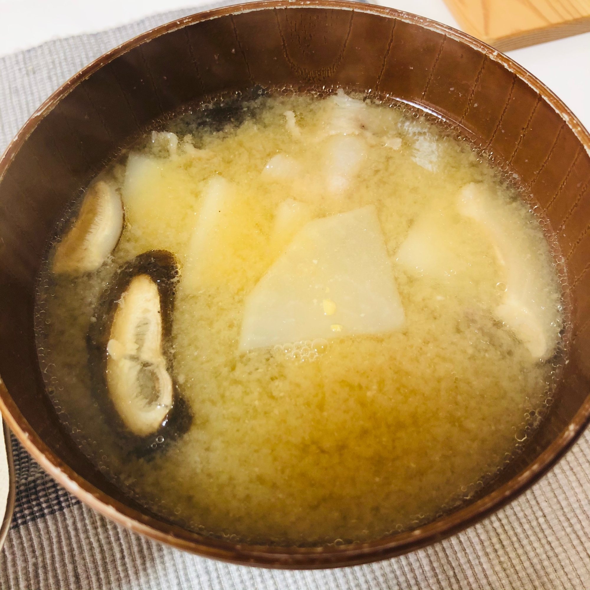 椎茸とかぶのお味噌汁