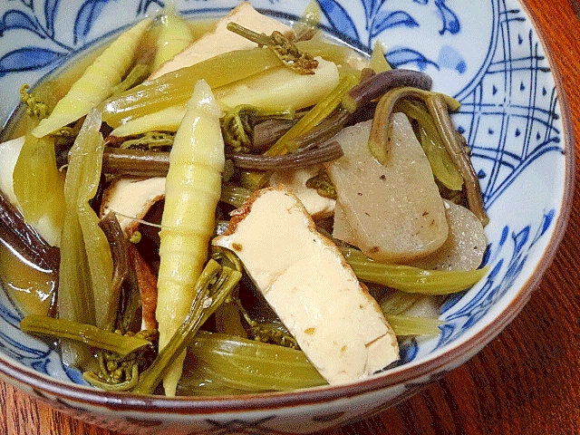 春の山菜「ワラビとフキ・タケノコ田舎煮」
