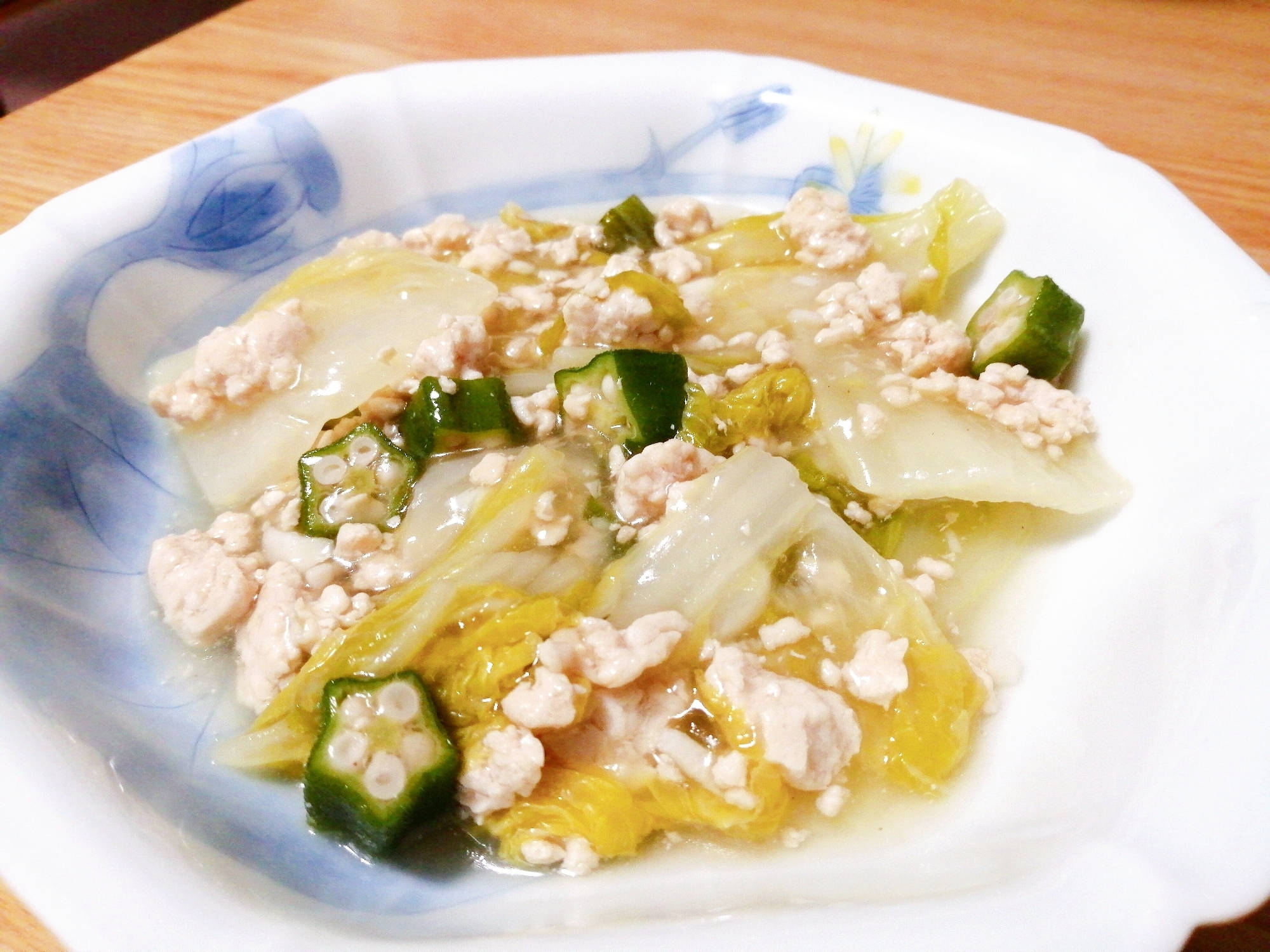 にんにく風味☆鶏ひき肉と白菜とオクラのあんかけ