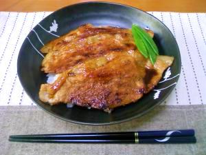 ぶたの照り焼き丼