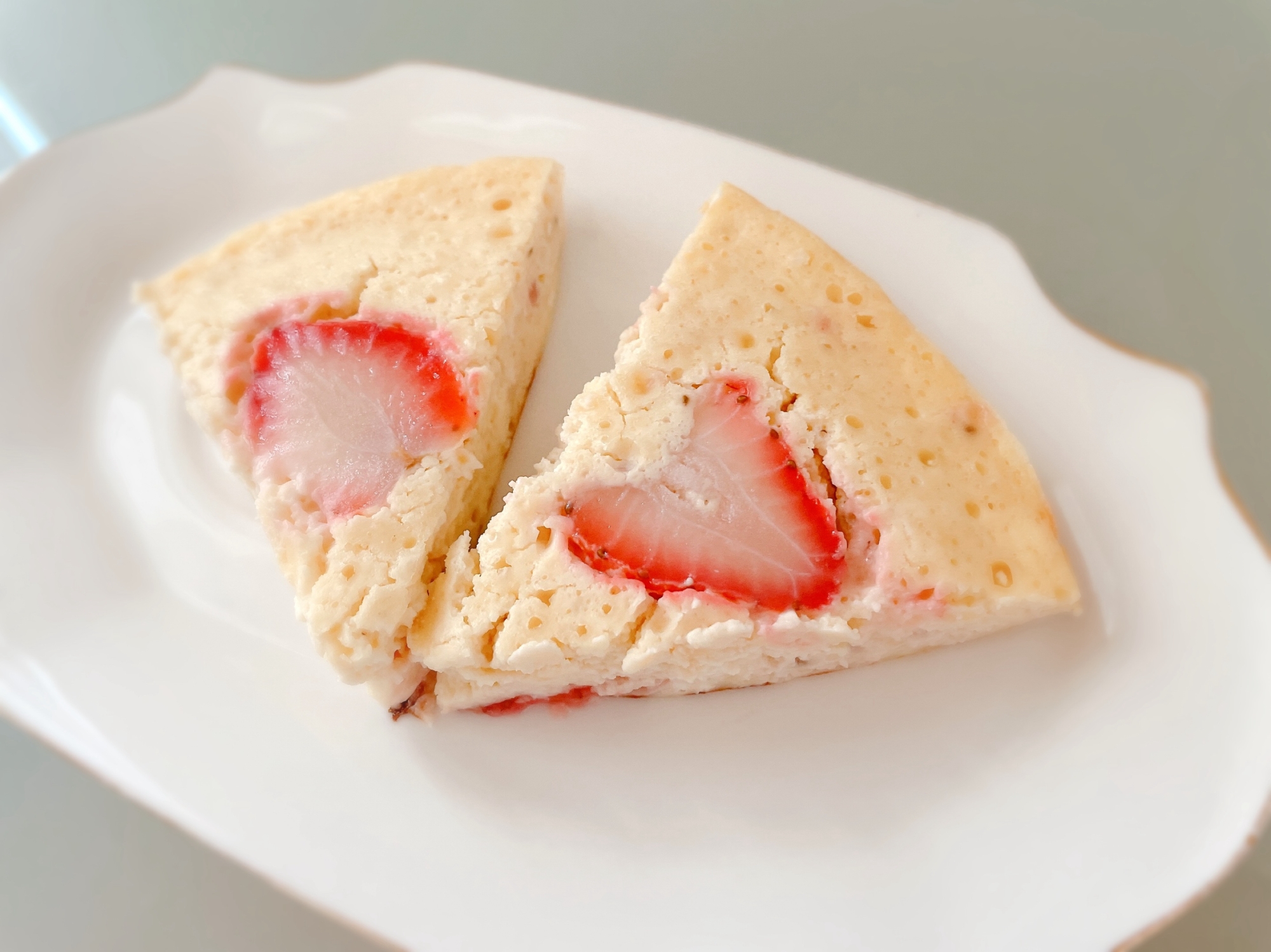 炊飯器で簡単！いちごのチーズケーキ