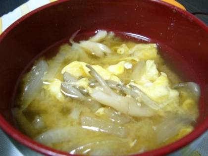 新玉葱と舞茸のお味噌汁