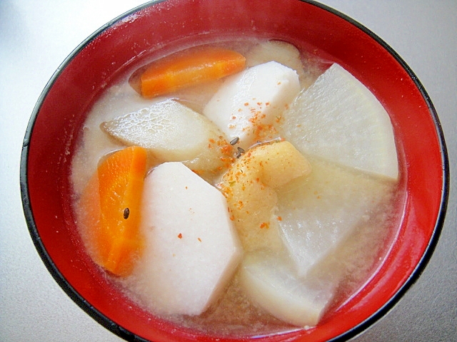 根菜たっぷり♡里芋ごぼう大根の味噌汁