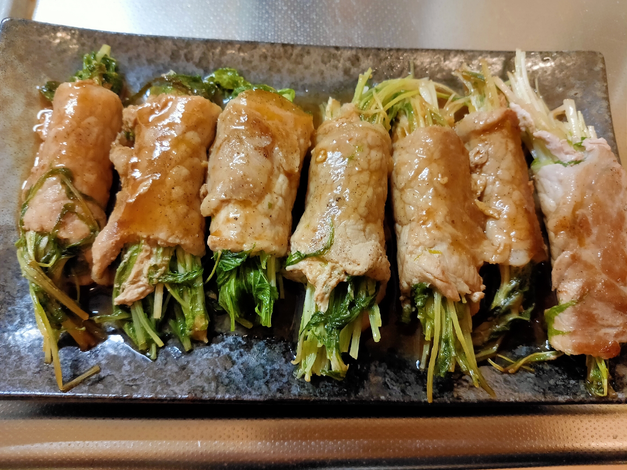 豚肉の水菜巻 ポンケチャップ焼き