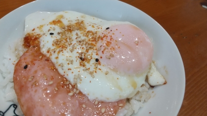 フライパン一つで簡単＆時短レシピ！激旨ハムエッグ丼