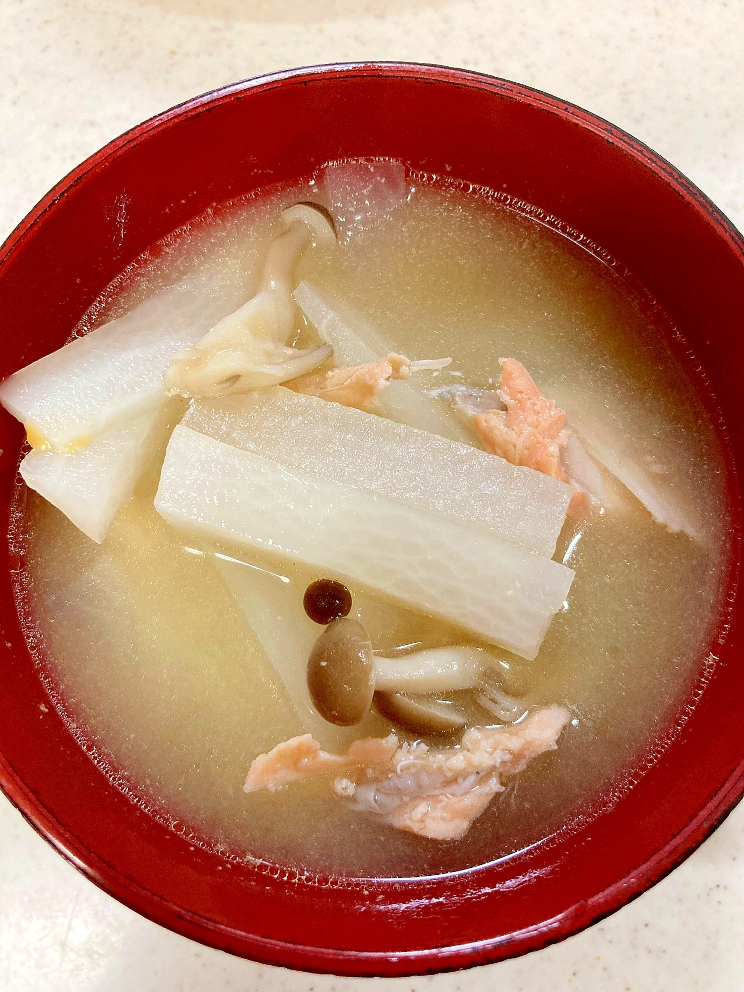 【フードロス削減】鮭のアラと大根のお味噌汁