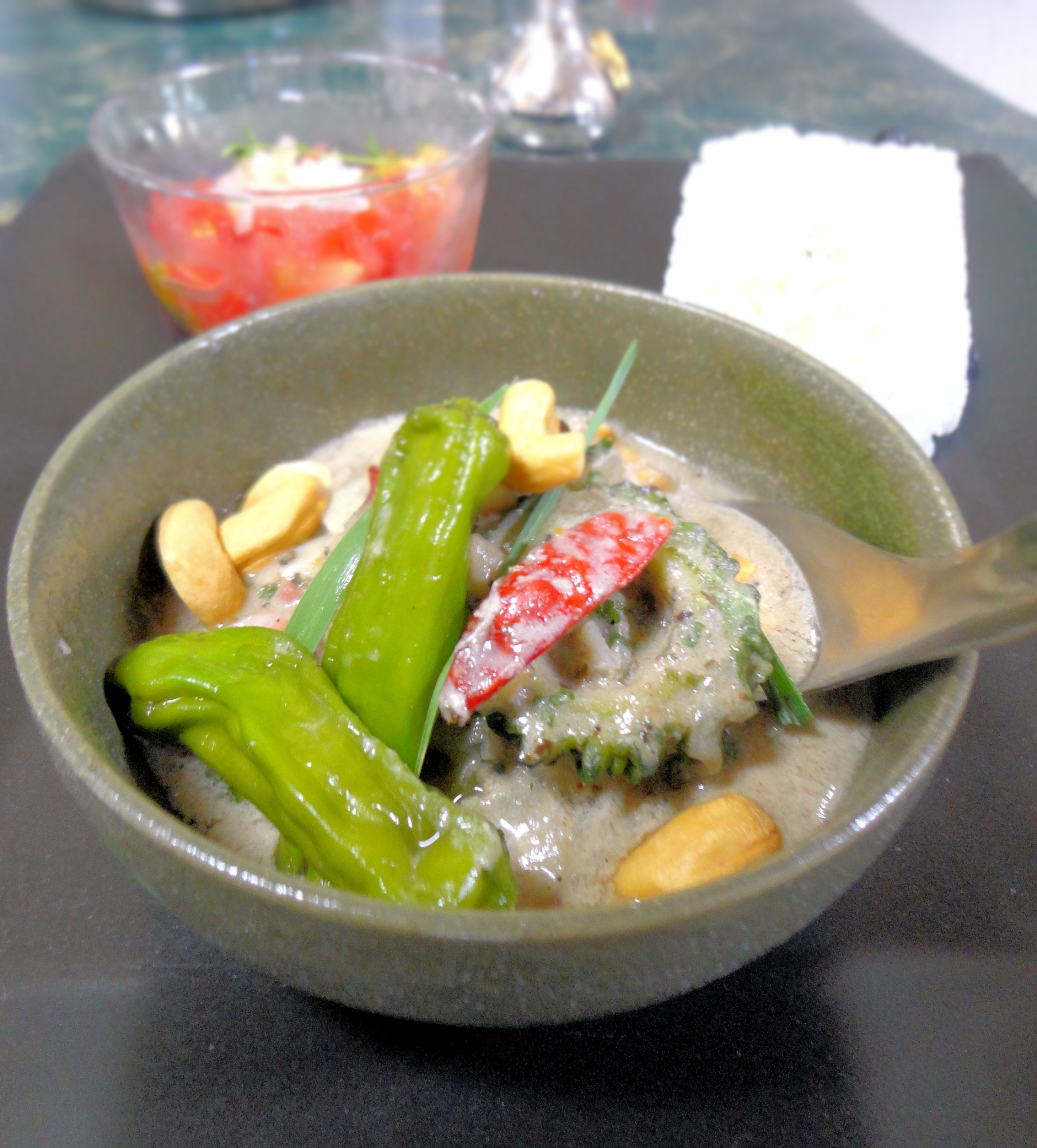 タコとカシューナッツのグリーンカレー