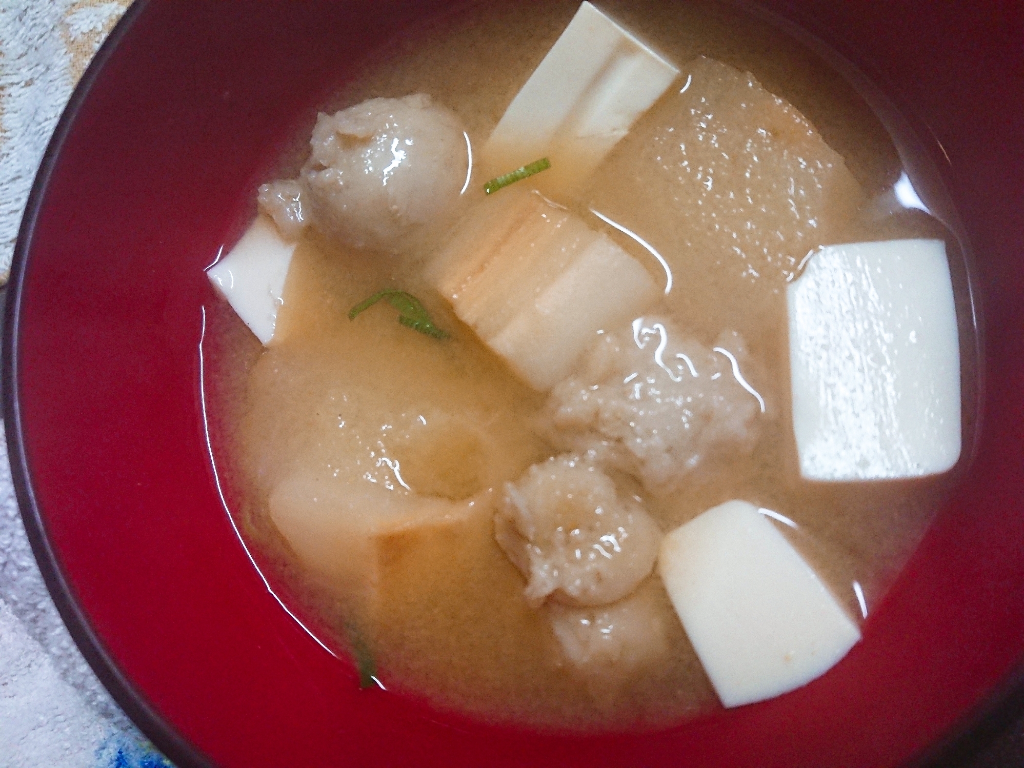 里芋と豆腐と麩のみそ汁