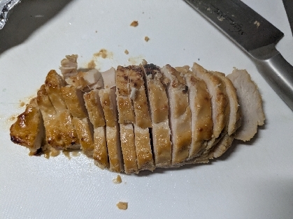 金山寺味噌ときび砂糖で　鶏むね肉の丸焼き♬