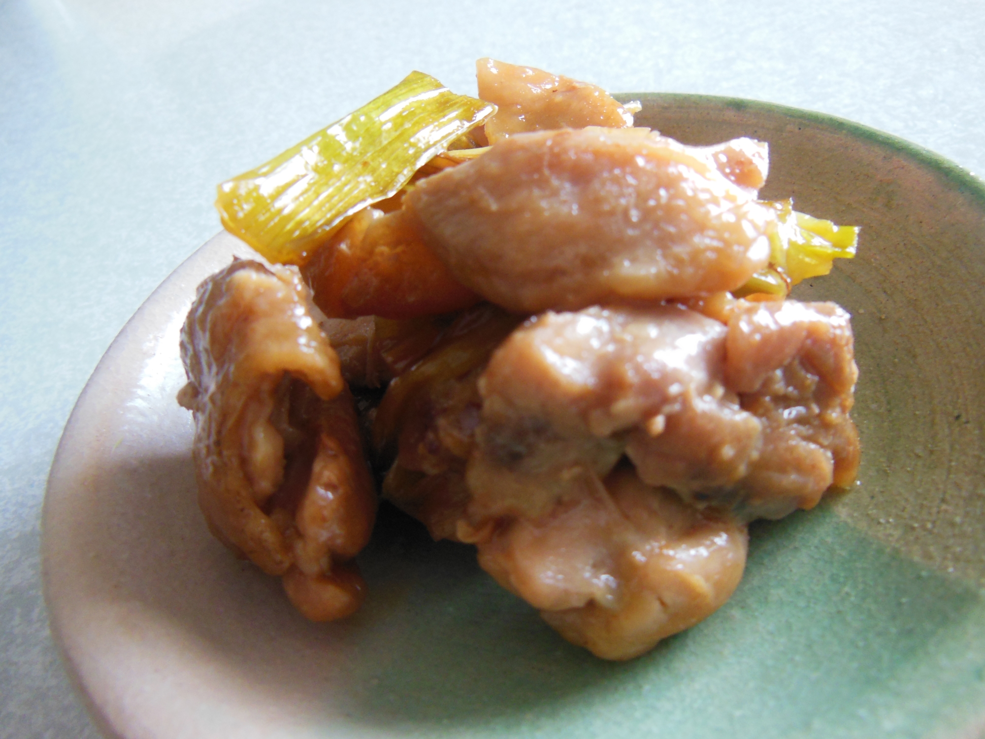 こってり味の鶏もも肉と白ネギの照り焼き