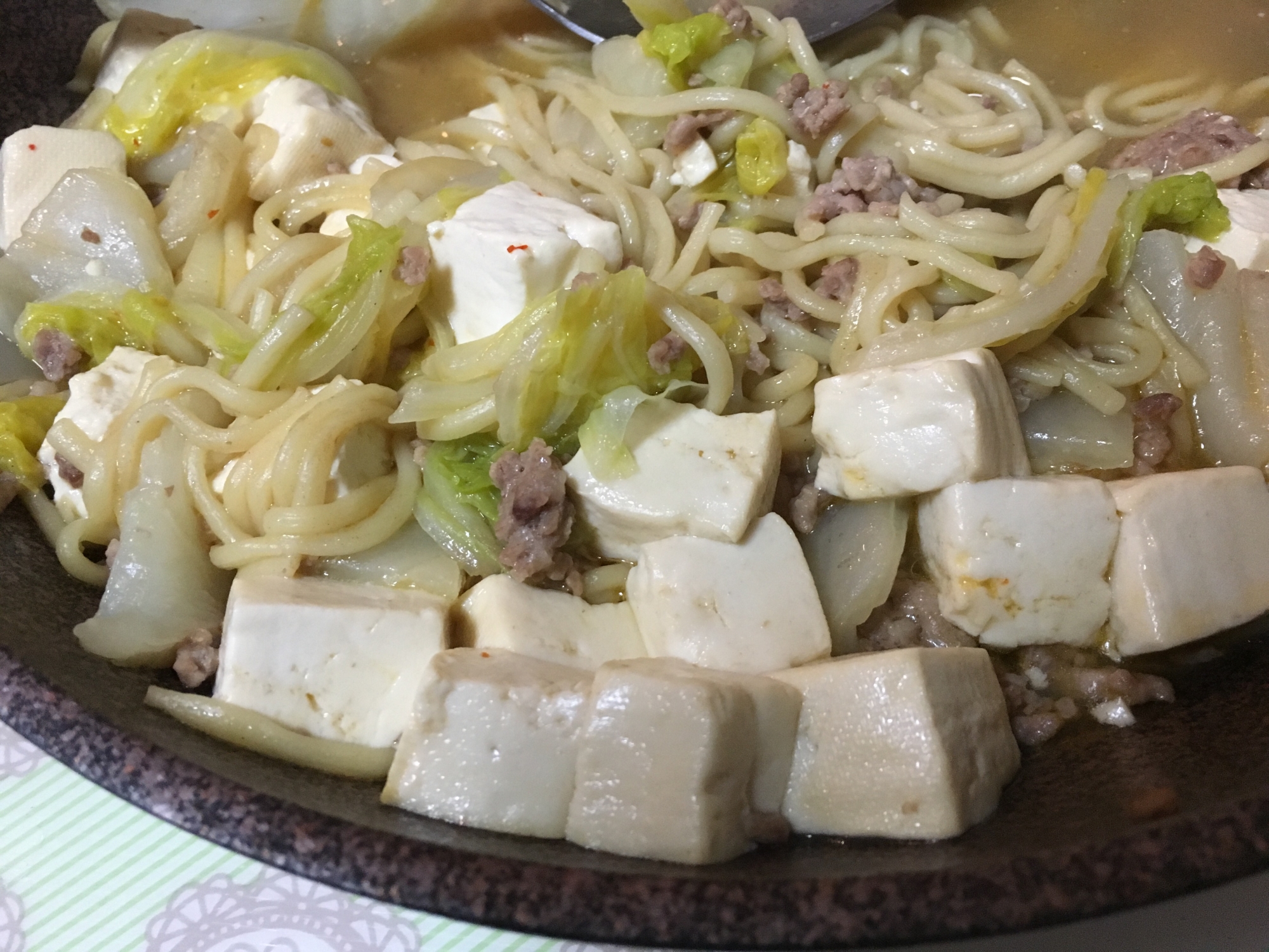 豆腐たっぷり煮込みラーメン