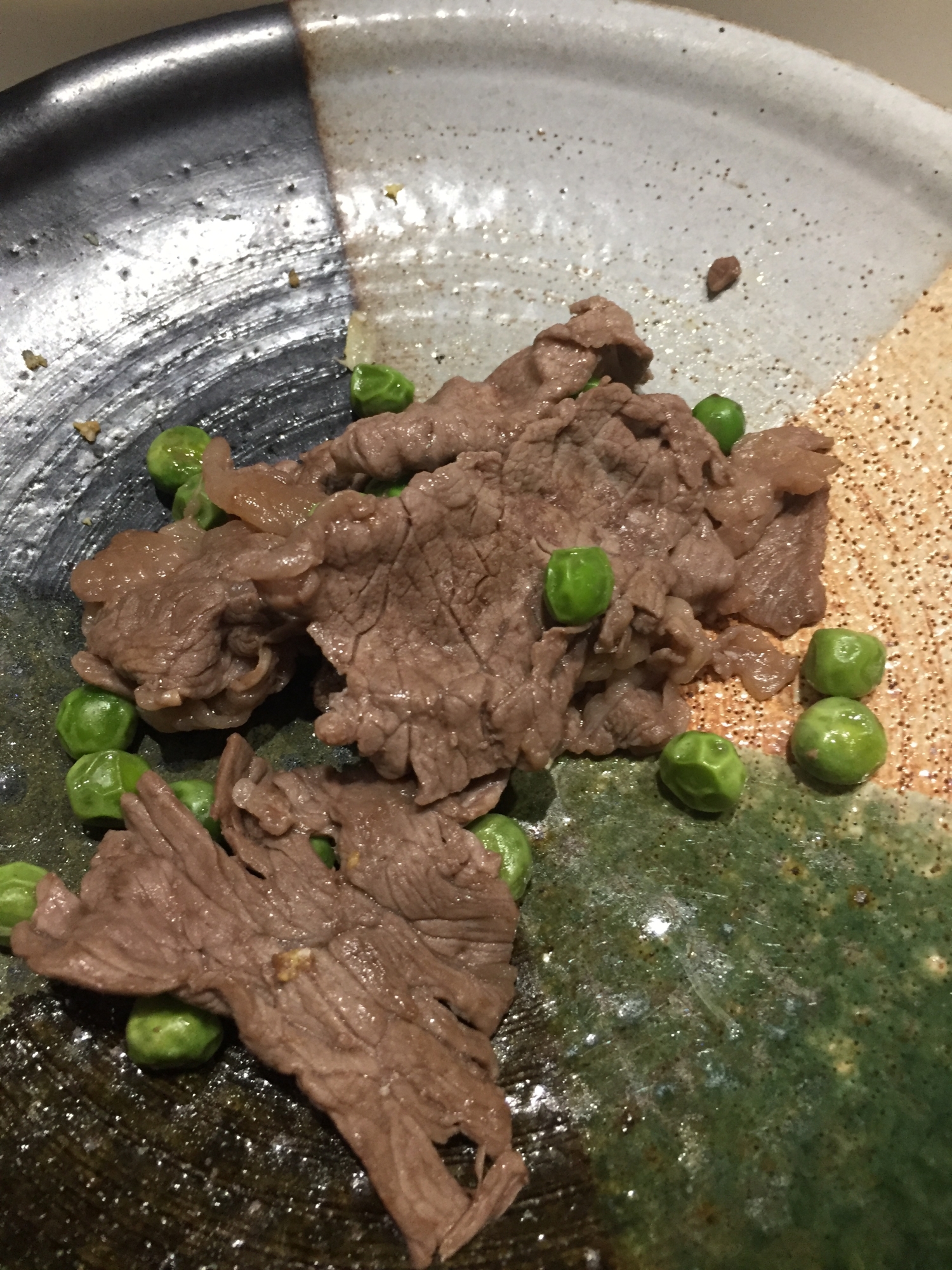 牛肉とグリーンピースの塩胡椒炒め