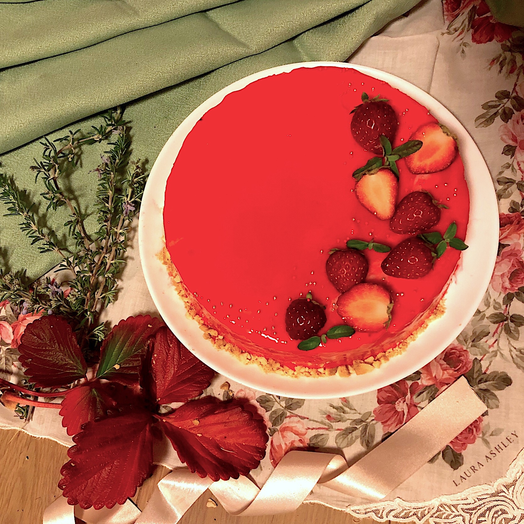 真っ赤なミラーケーキ