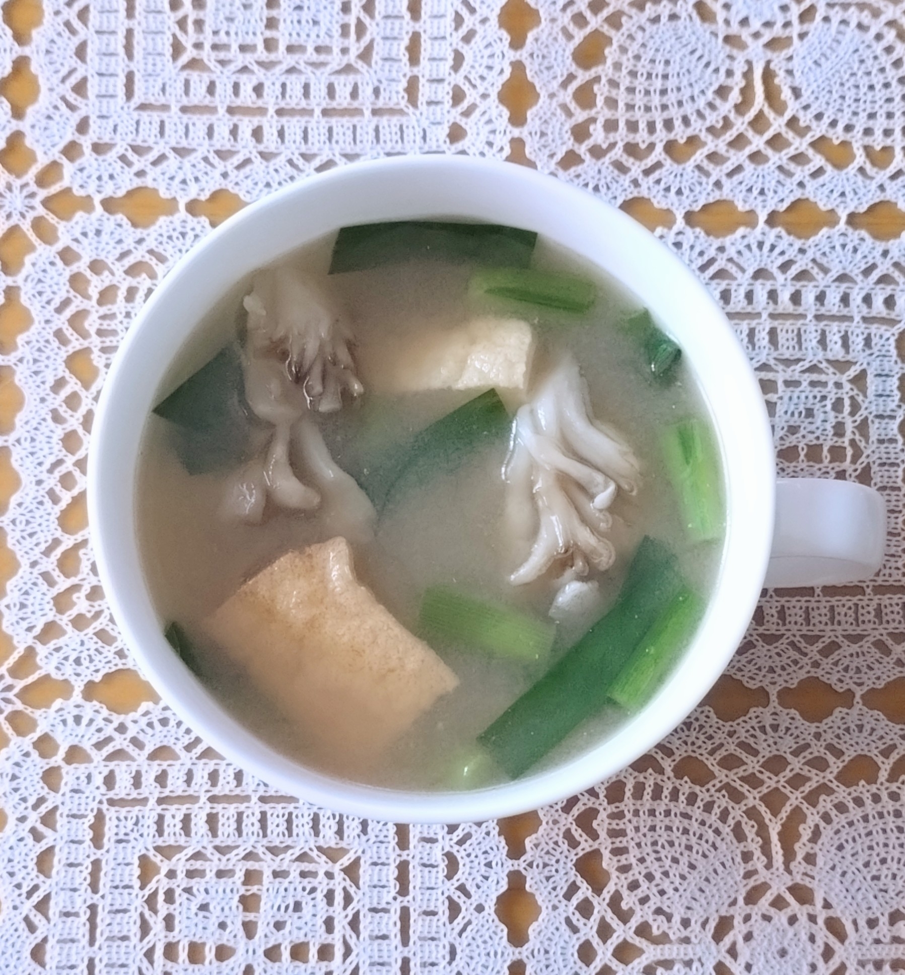舞茸と厚揚げとニラのお味噌汁☆