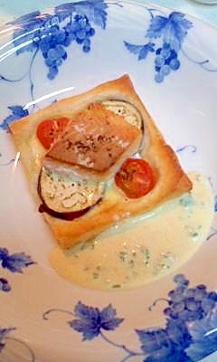 【白ワインに合う】鮭と野菜のチーズパイ