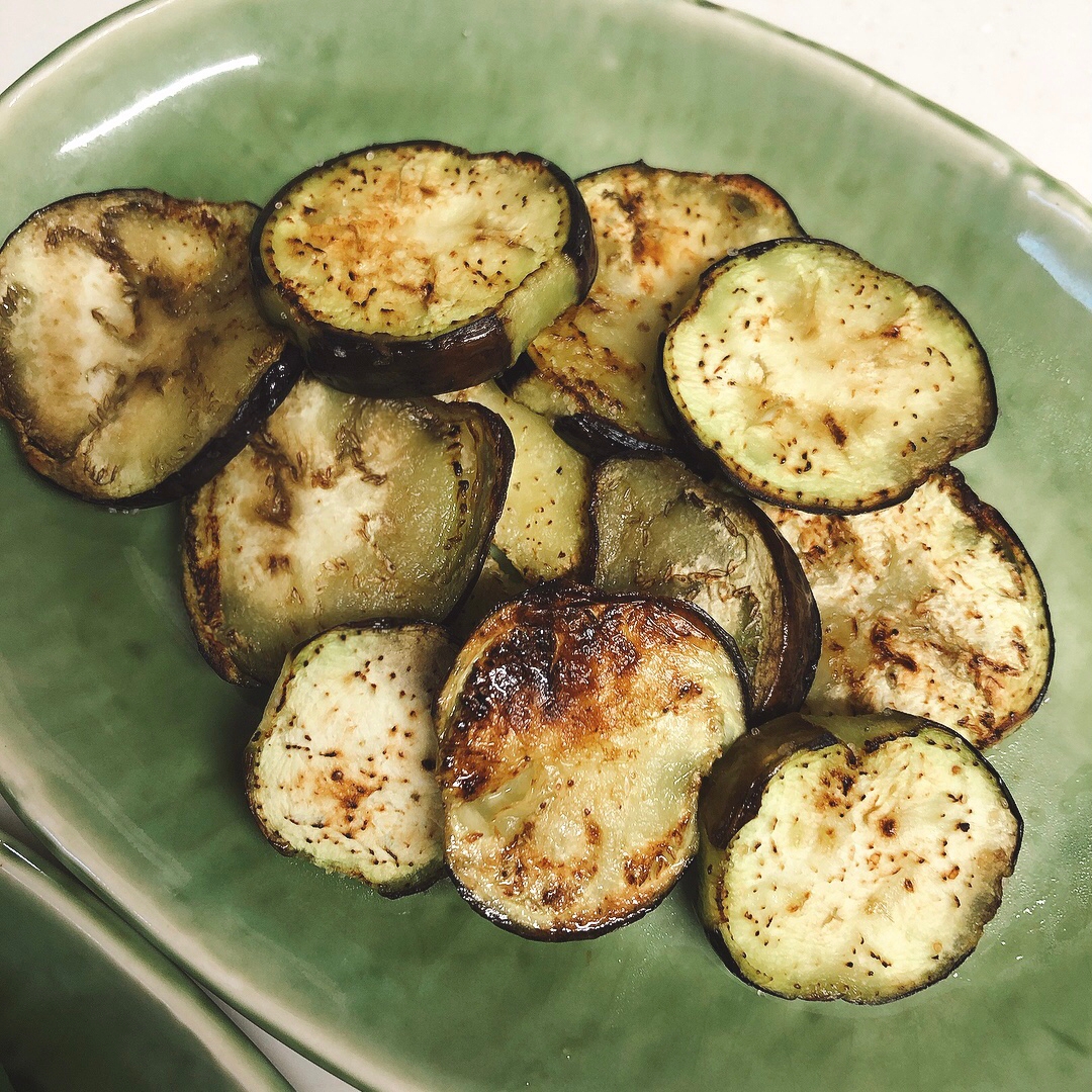 付け合わせに♪洋風焼きナス