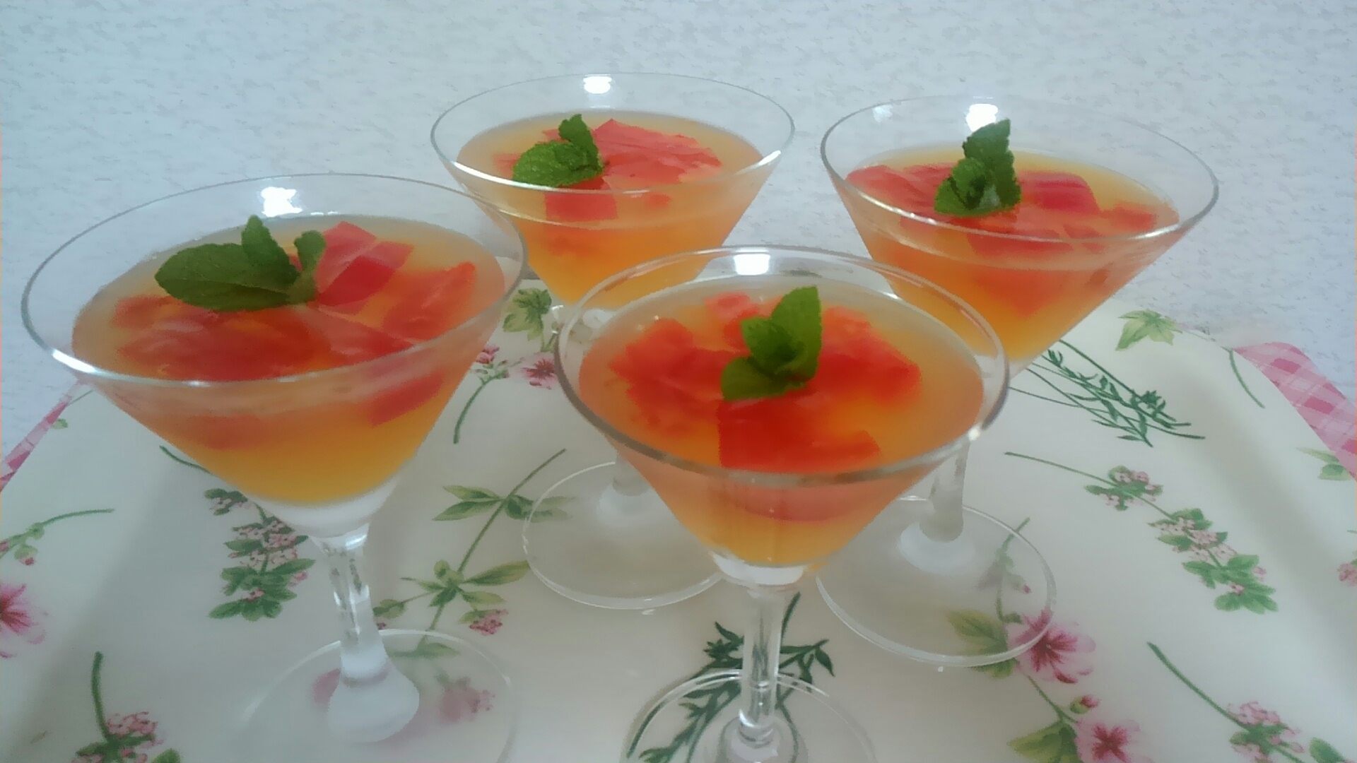 トマトとオレンジジュースのゼリー レシピ 作り方 By ミニー7015 楽天レシピ トマトとオレンジジュースのゼリー レシピ 作り方 By ミニー7015 楽天レシピ