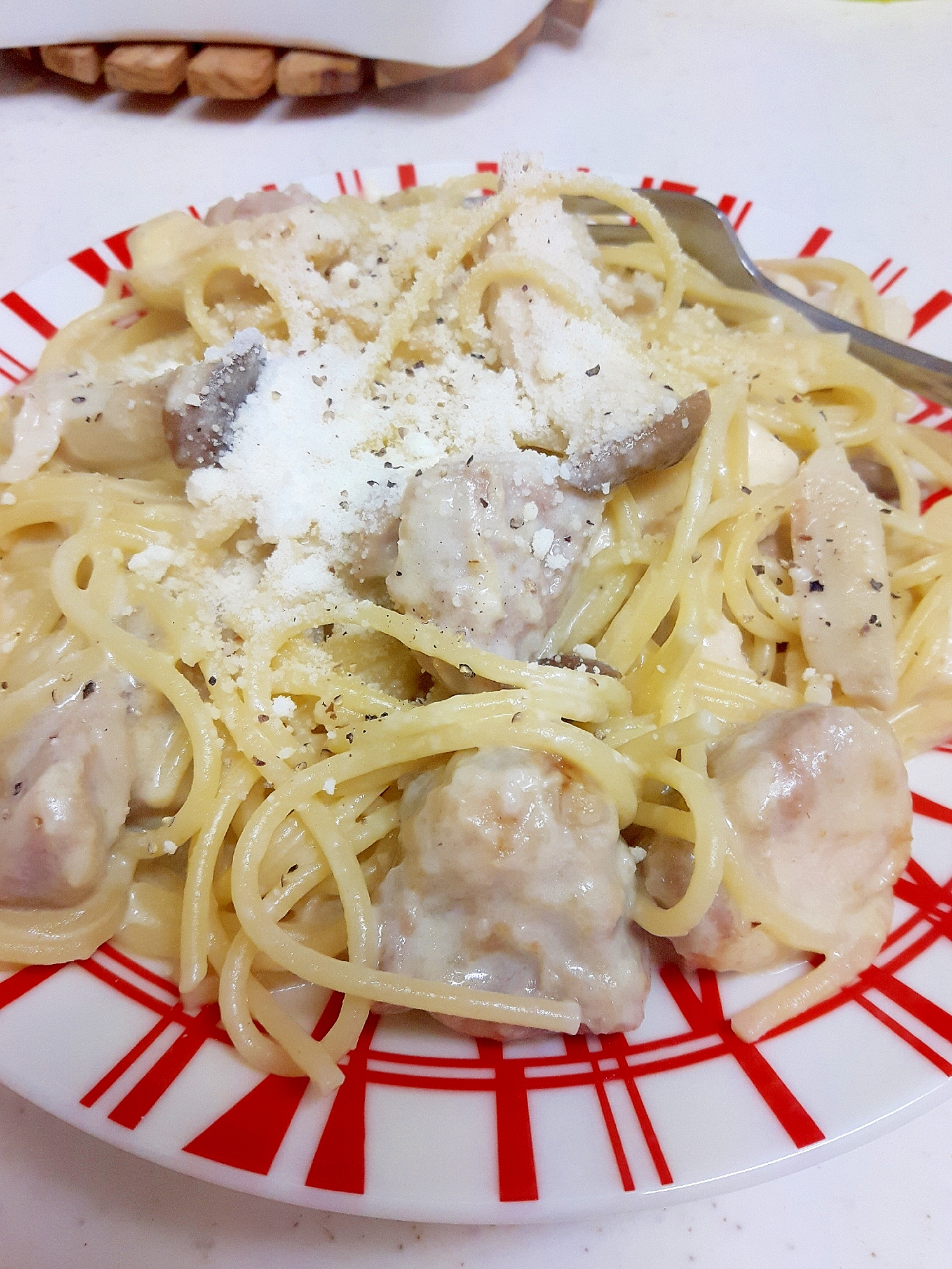 簡単！鶏もも肉とエリンギのチーズクリームパスタ♪