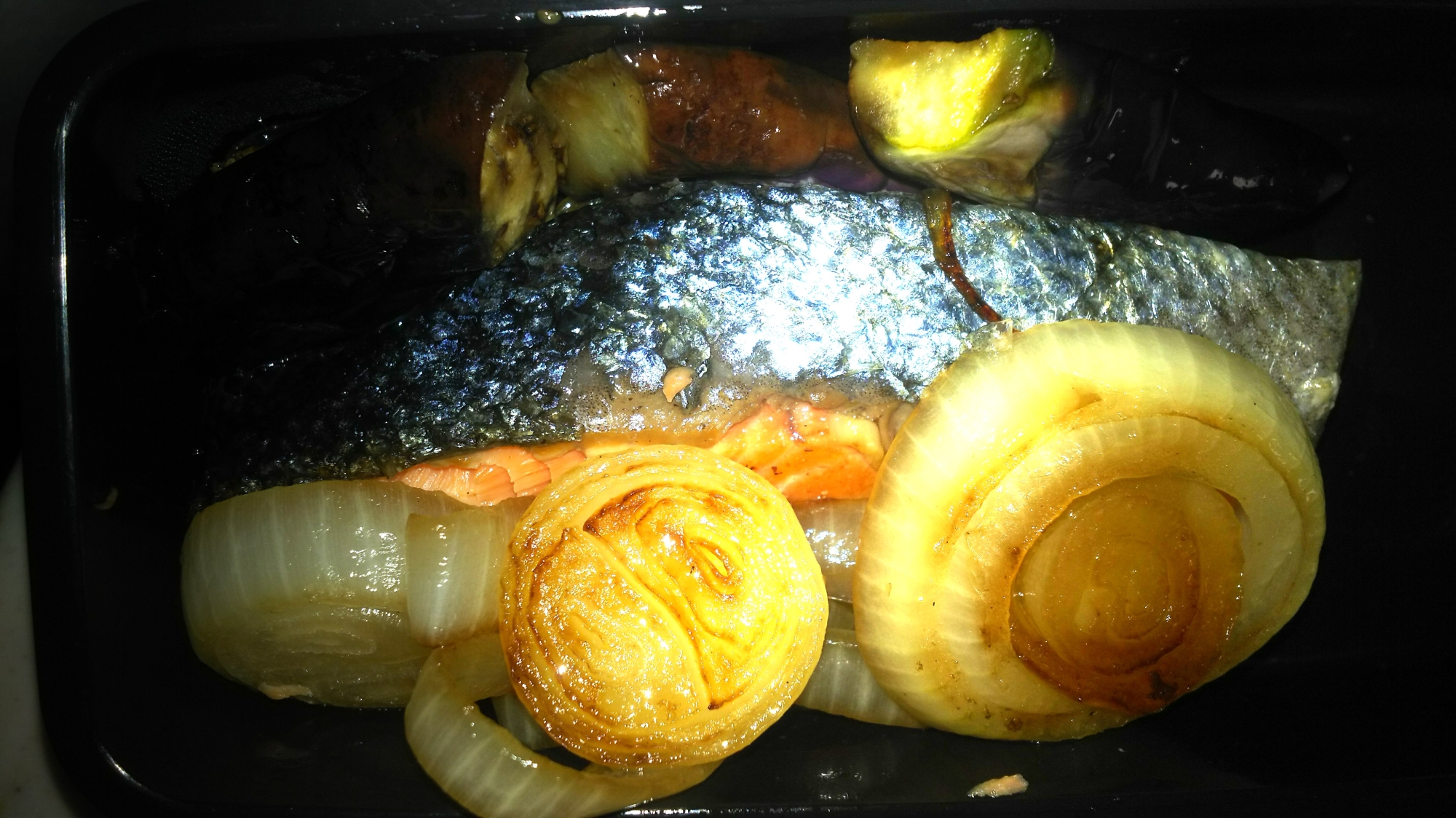 鮭と玉ねぎとなすのガリバタ焼き
