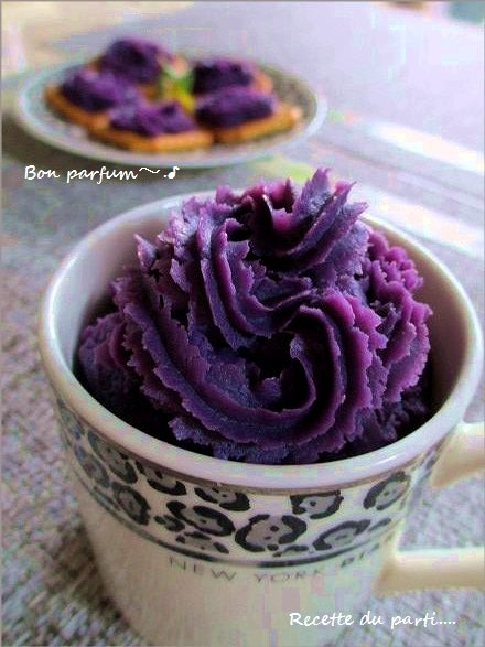 おもてなしに紫芋クリームでカナッペ