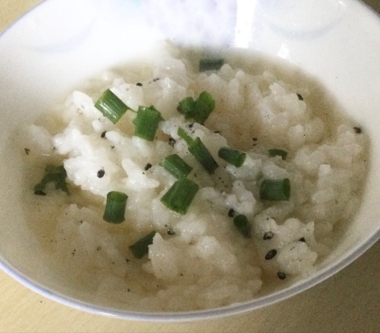 すりごまとごま油とネギとつゆ(濃縮3倍)のお茶漬け