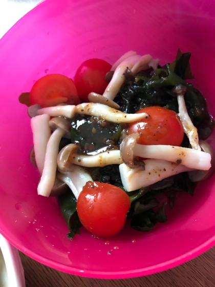 ミニトマトで代用しちゃいました。美味しかったです。健康のために海藻類を食べるようにしています。