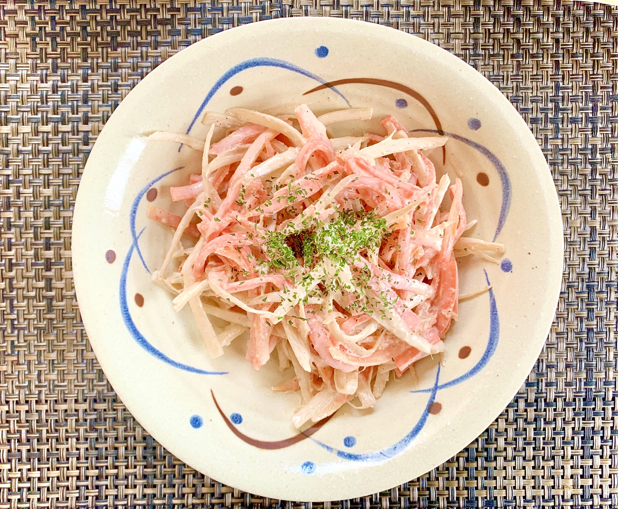 ごま香るごぼうサラダ