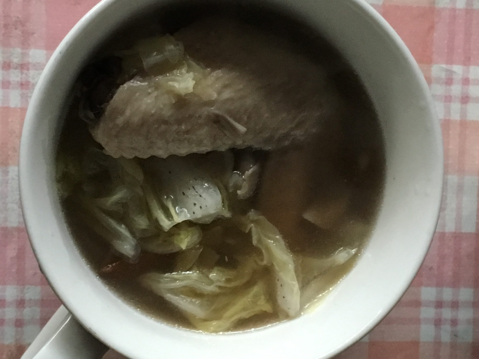 白菜、舞茸、鶏手羽先のスープ煮